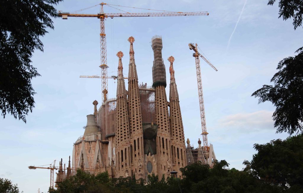 WP Barcelona Gaudi Sagrada Familia 01
