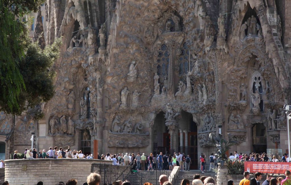 WP Barcelona Gaudi Sagrada Familia 03
